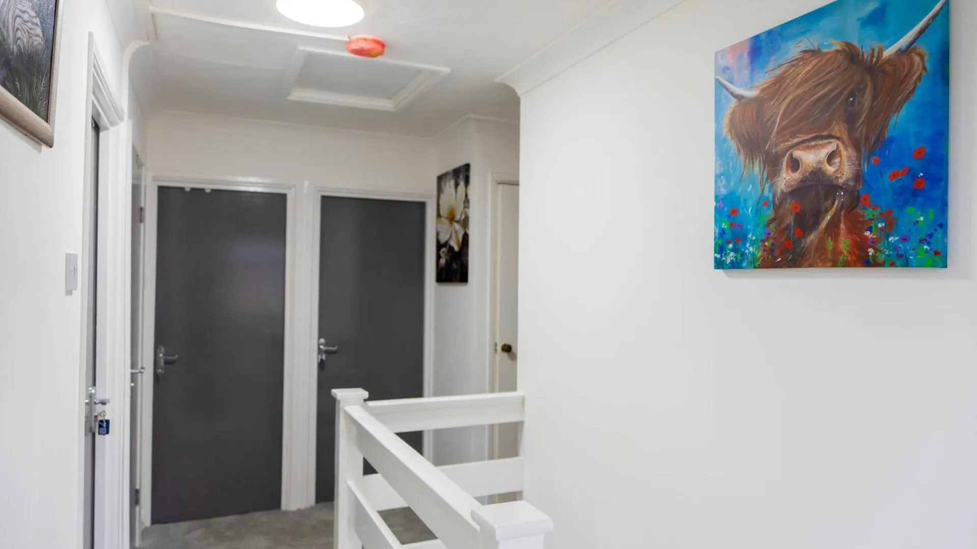Beautiful Modern Home In London, Free Parking, Family Home, Sleeps 9, Close To Railway Station Goodmayes Holiday home