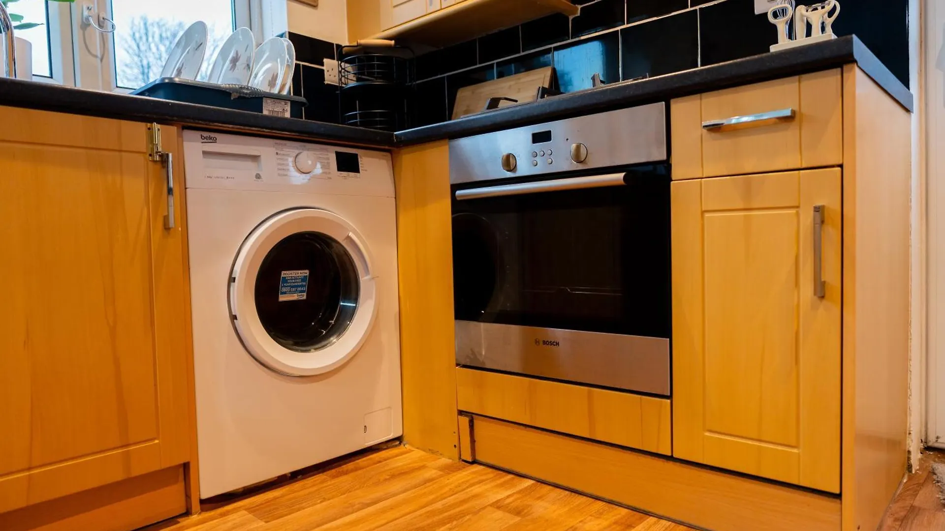 Holiday home Beautiful Modern Home In London, Free Parking, Family Home, Sleeps 9, Close To Railway Station Goodmayes