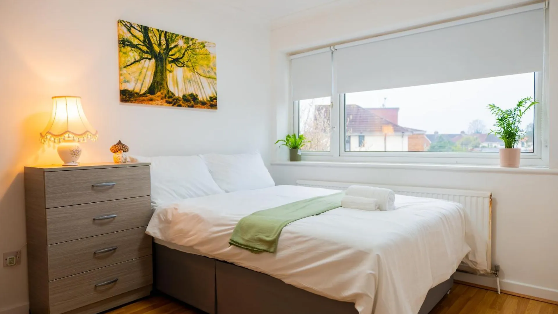 Holiday home Beautiful Modern Home In London, Free Parking, Family Home, Sleeps 9, Close To Railway Station Goodmayes United Kingdom