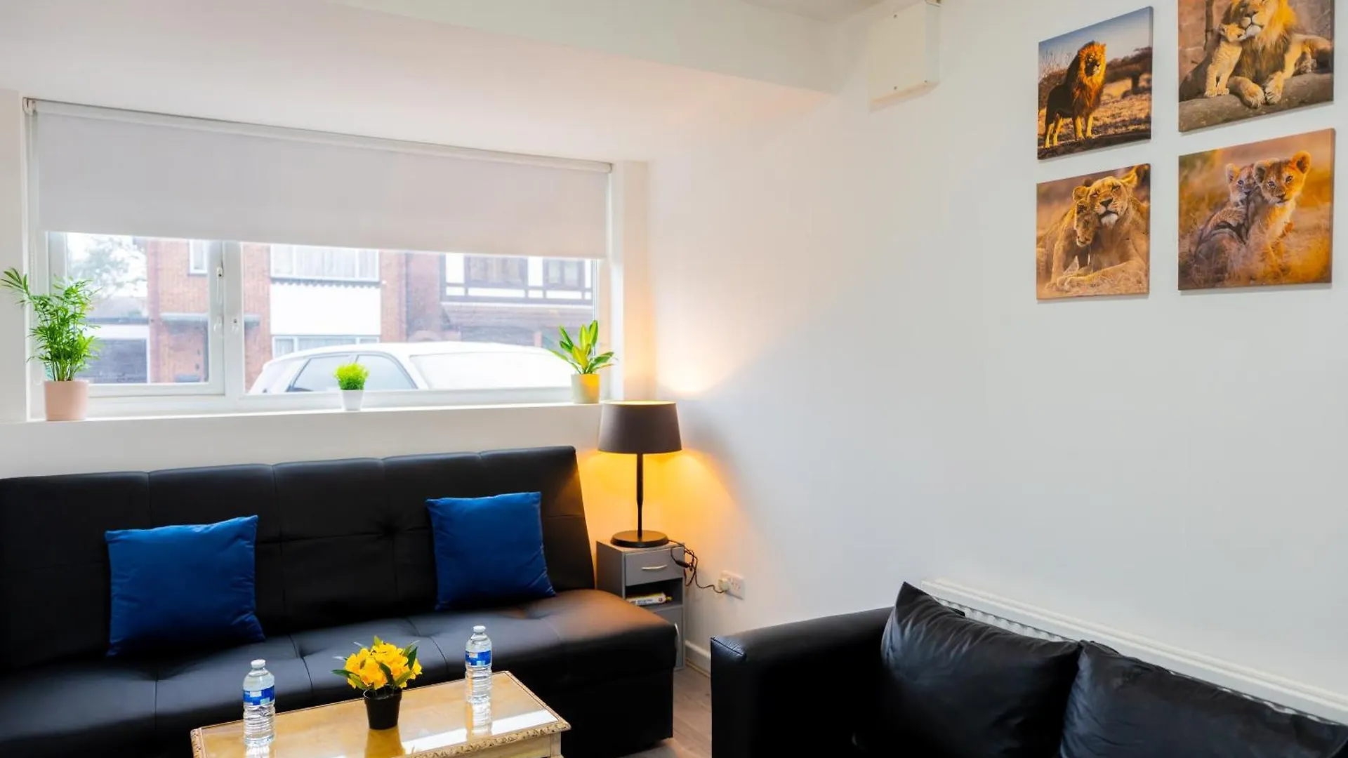Beautiful Modern Home In London, Free Parking, Family Home, Sleeps 9, Close To Railway Station Goodmayes Holiday home