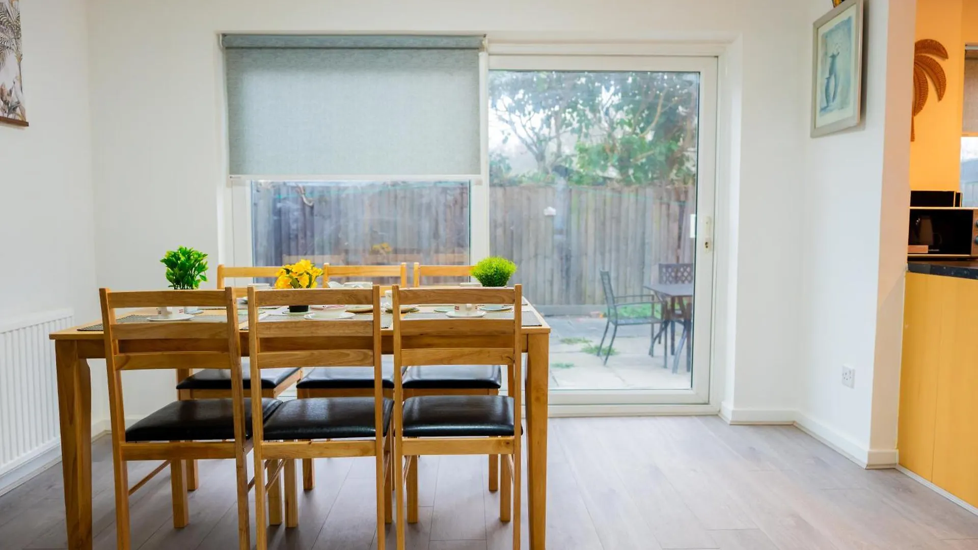Beautiful Modern Home In London, Free Parking, Family Home, Sleeps 9, Close To Railway Station Goodmayes 0*,